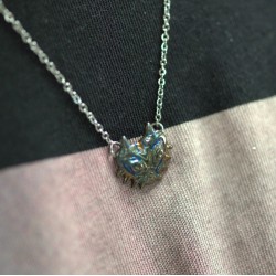 Nous Sommes Le Masque - Couleurs / Pendentif