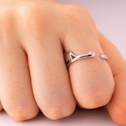 Nous Sommes L˙ Éléphant Dans Le Boa / Bague