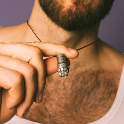 Nous Sommes La Main De L˙ Enfer / Pendentif