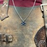 Nous Sommes Le Monstre Métamorphe / Pendentif